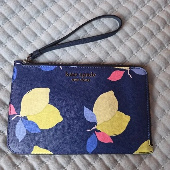 🎉2xHP🎉Kate Spade Cameron Wristlet in Lemon Zest - Picture 3 of 5